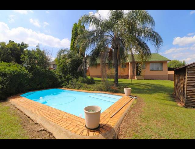 2 BEDROOM HOUSE FOR SALE IN SHARONLEA